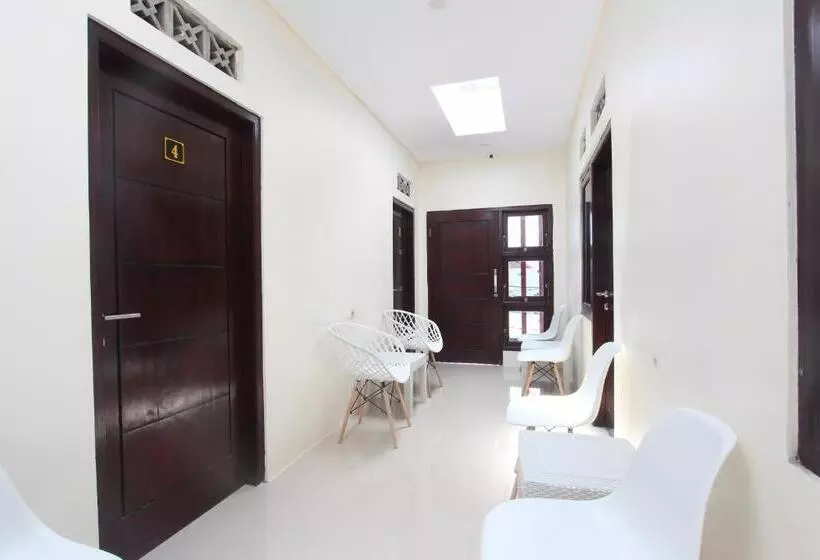 Hotelli Oyo 92628 Raja Alam Homestay