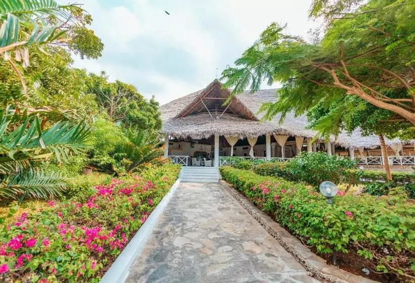 هتل Twiga Beach Resort