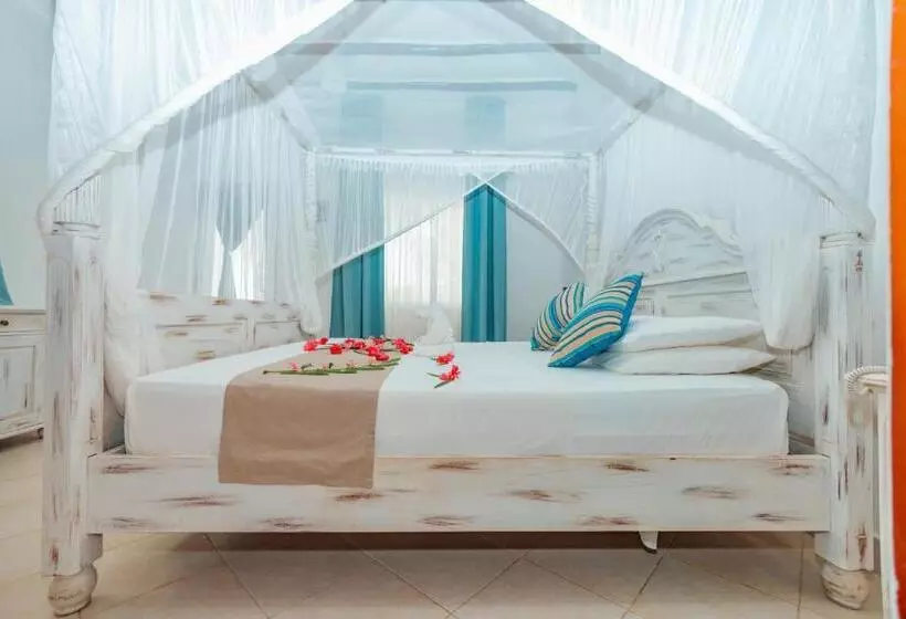 هتل Twiga Beach Resort