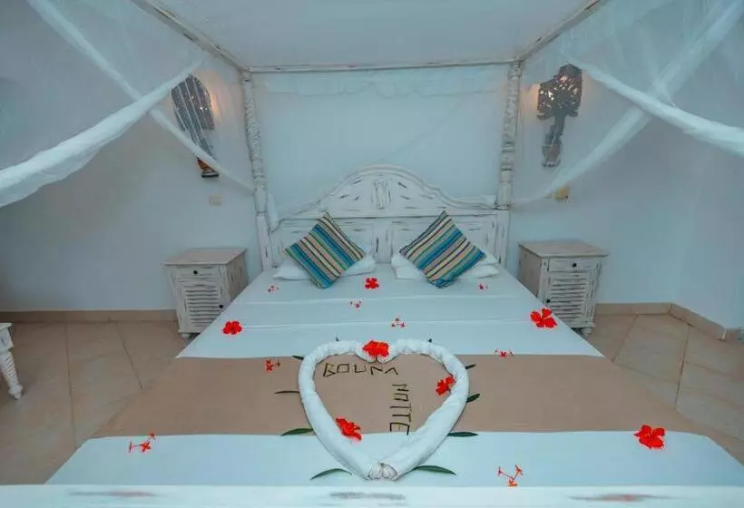 هتل Twiga Beach Resort