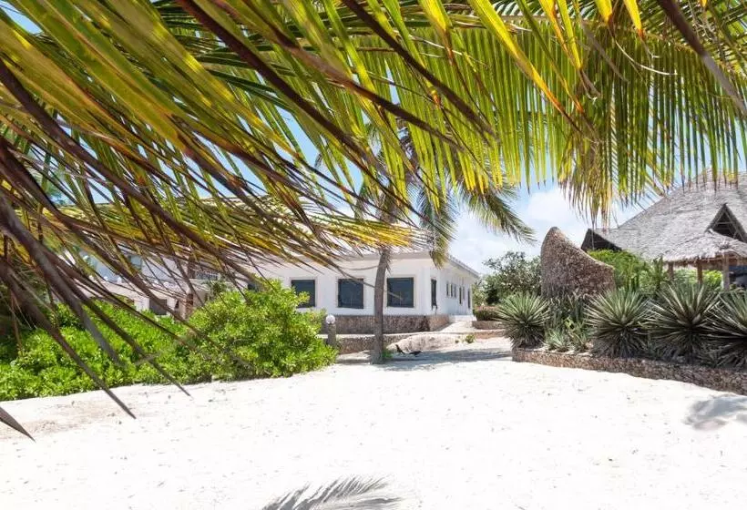 هتل Twiga Beach Resort