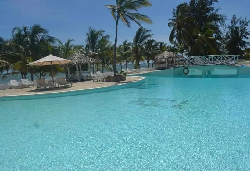 هتل Twiga Beach Resort