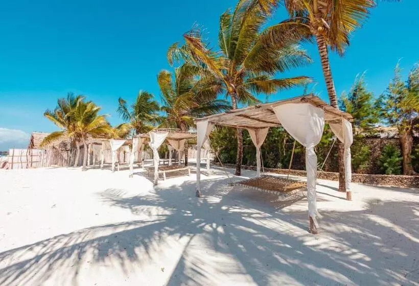 هتل Twiga Beach Resort