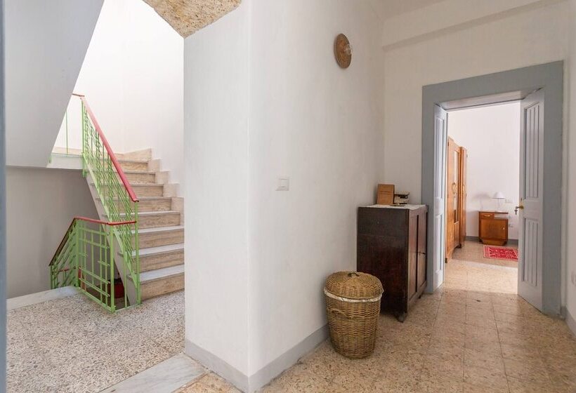 بنسيون Room In Guest Room   Domomea   Camera Ambrosia