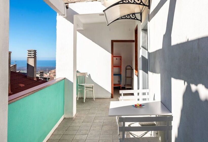 بنسيون Room In Guest Room   Domomea   Camera Ambrosia