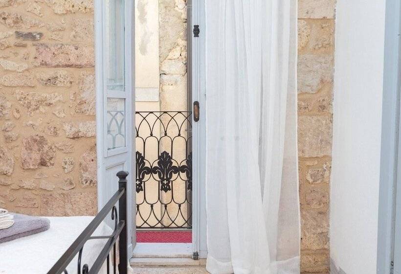 بنسيون Room In Guest Room   Domomea   Camera Ambrosia