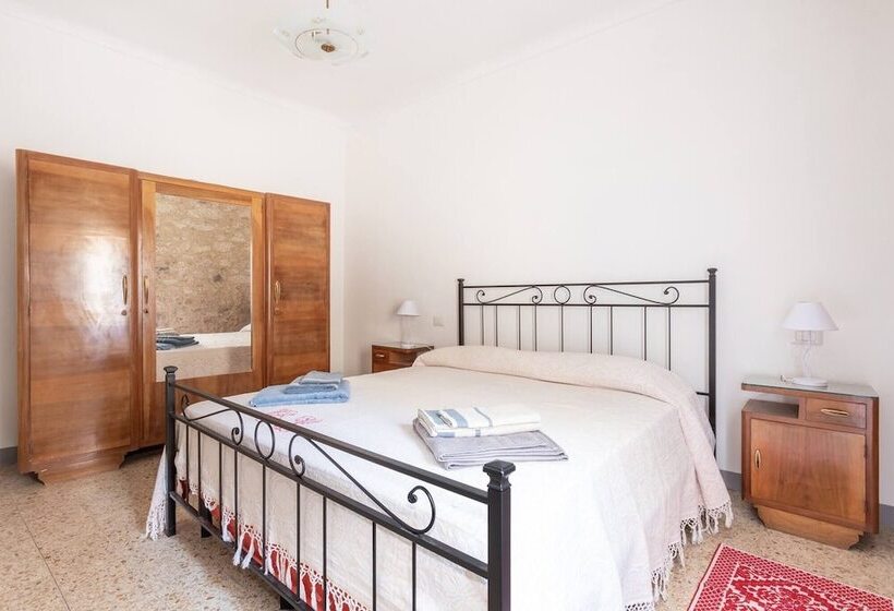 بنسيون Room In Guest Room   Domomea   Camera Ambrosia