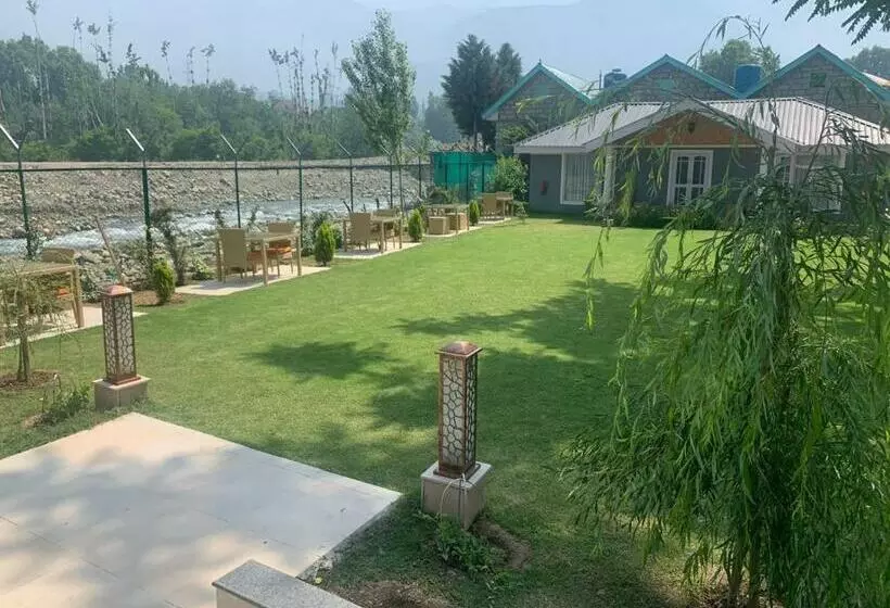 ペンション Upani Cottages