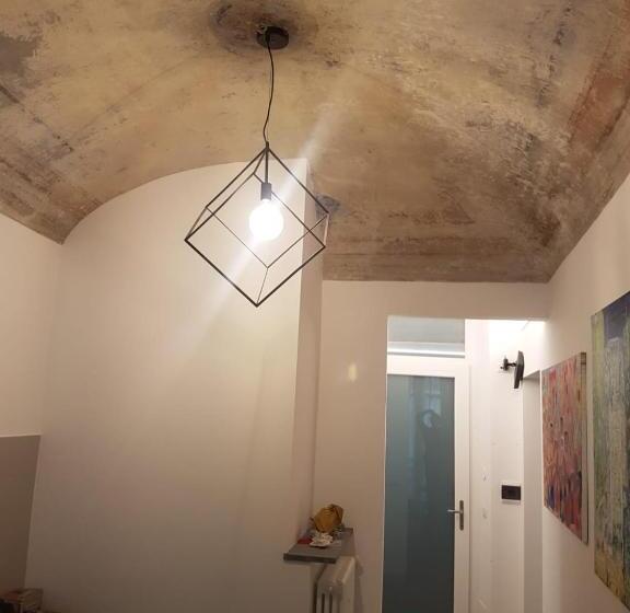 تختخواب و صبحانه Gusterhouse