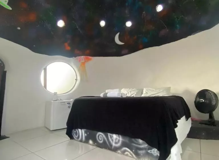 Hotelli Espaço Naves Lunazen