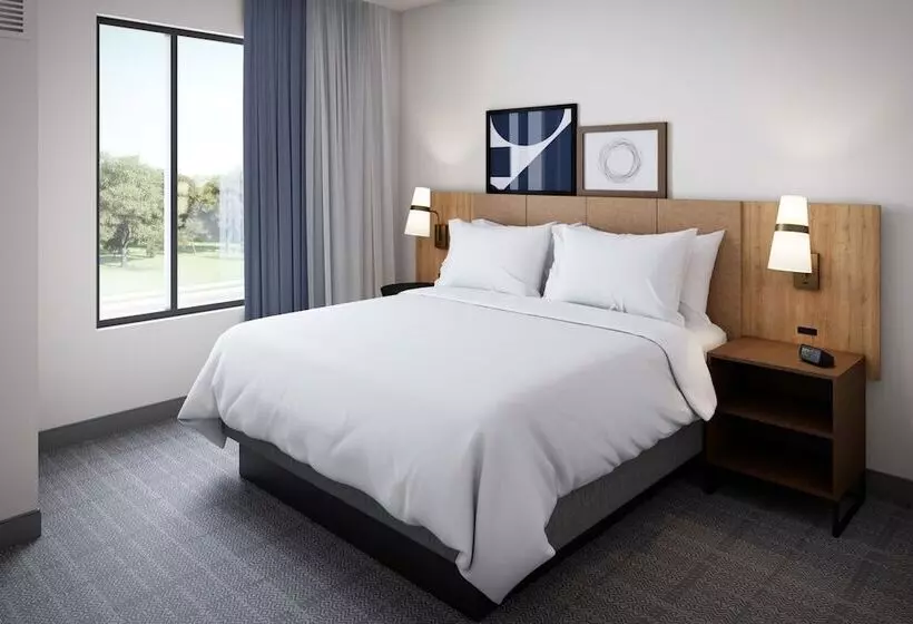 Hotelli Staybridge Suites Winter Haven   Auburndale