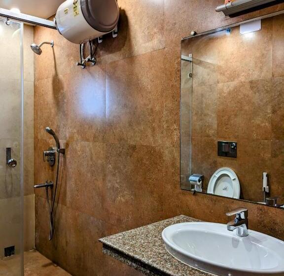 Hotel The Aster Enclave