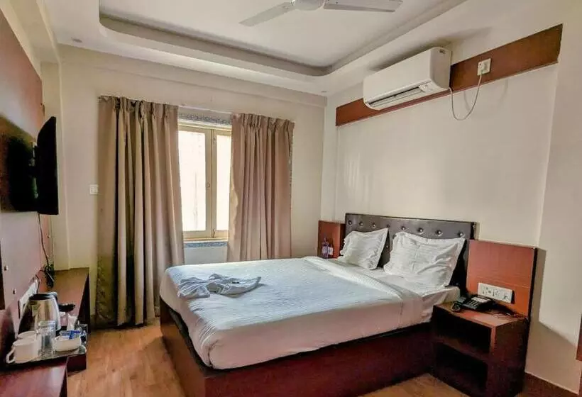 Hotelli The Aster Enclave