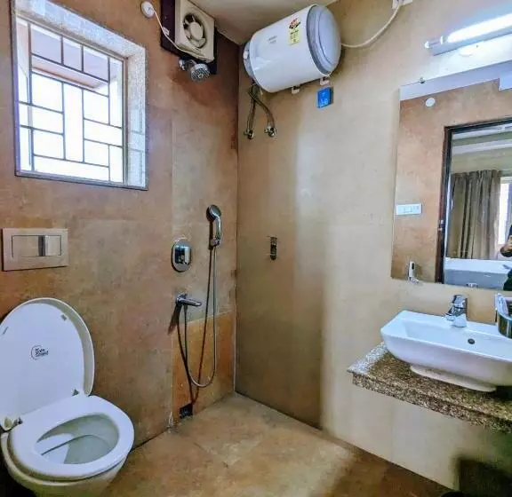 Hotelli The Aster Enclave