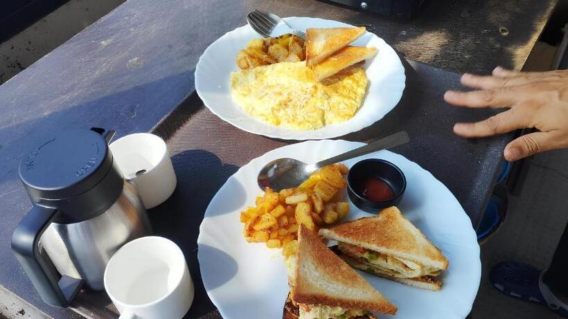 Hotel The Aster Enclave