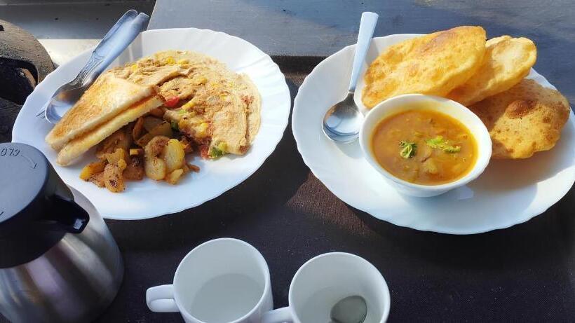 Hotel The Aster Enclave