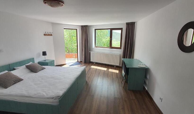 Pensiunea Sara Pe Deal