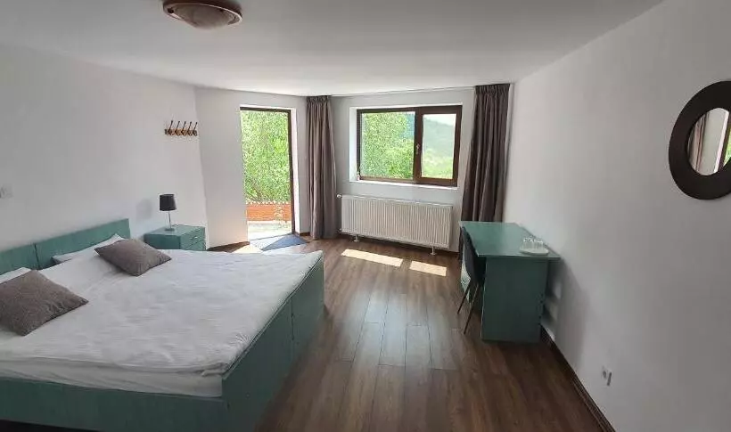 Pensiunea Sara Pe Deal