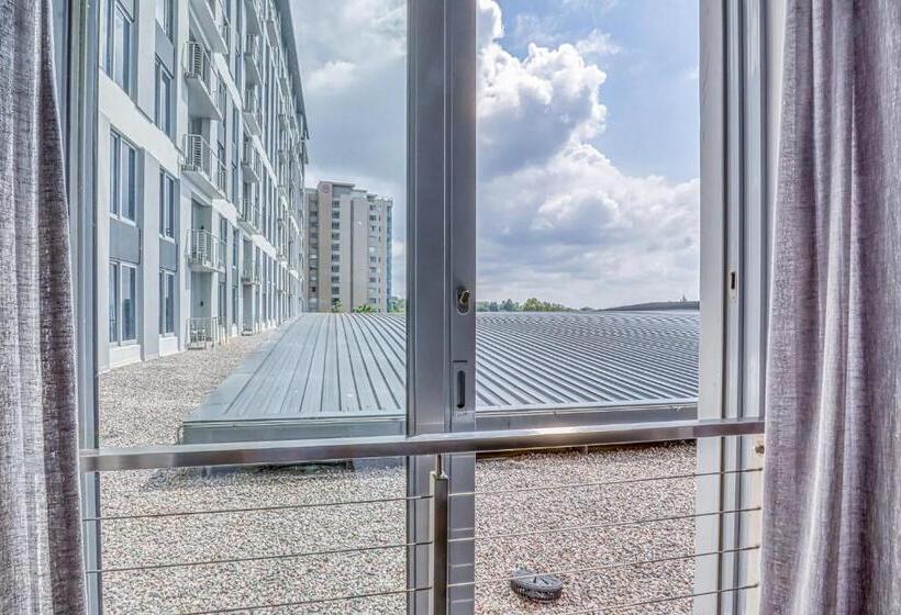 The Capital On Park Apart