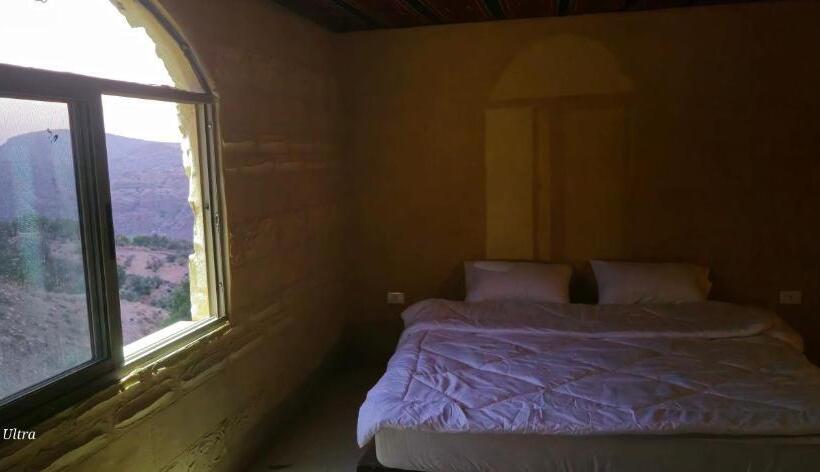 هاستل Dana Historic Village