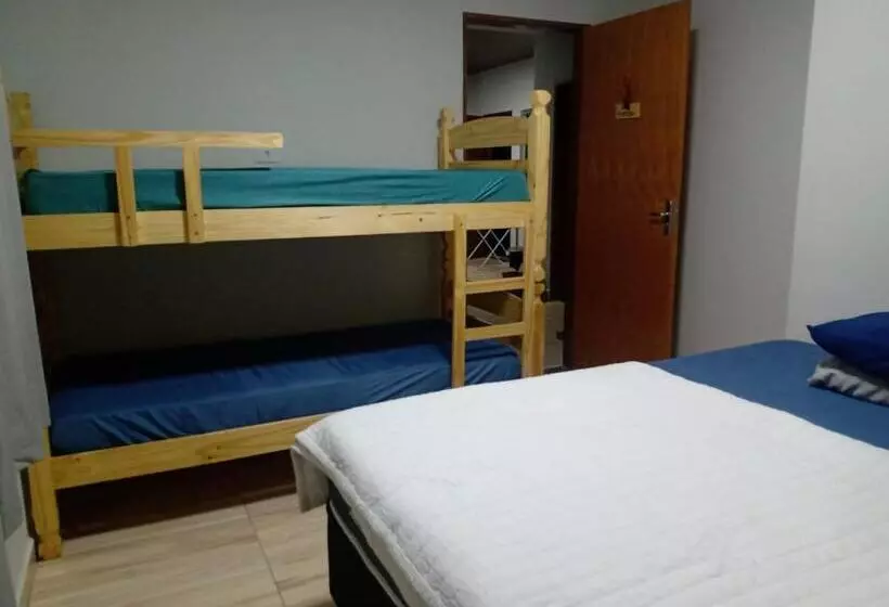 Em Busca Hostel