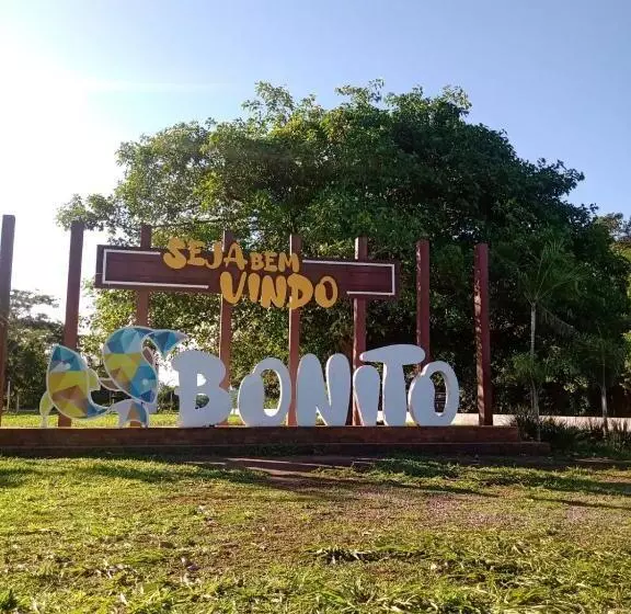 Em Busca Hostel