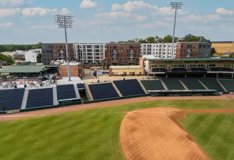 Mint House Greenville   West End