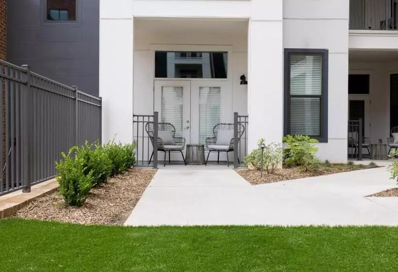 Mint House Greenville   West End