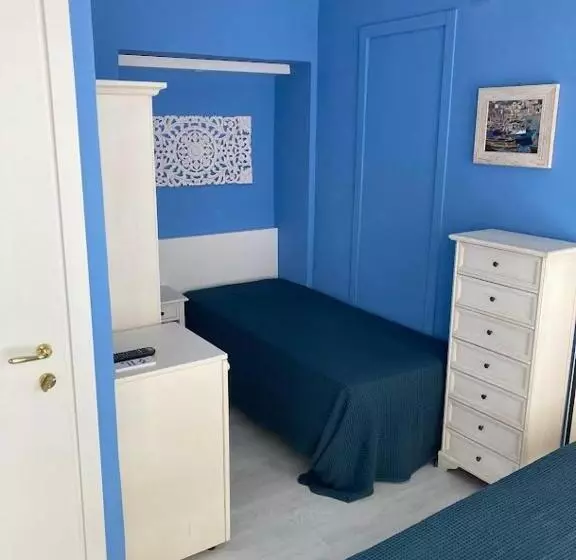 ペンション Al Mari Suites