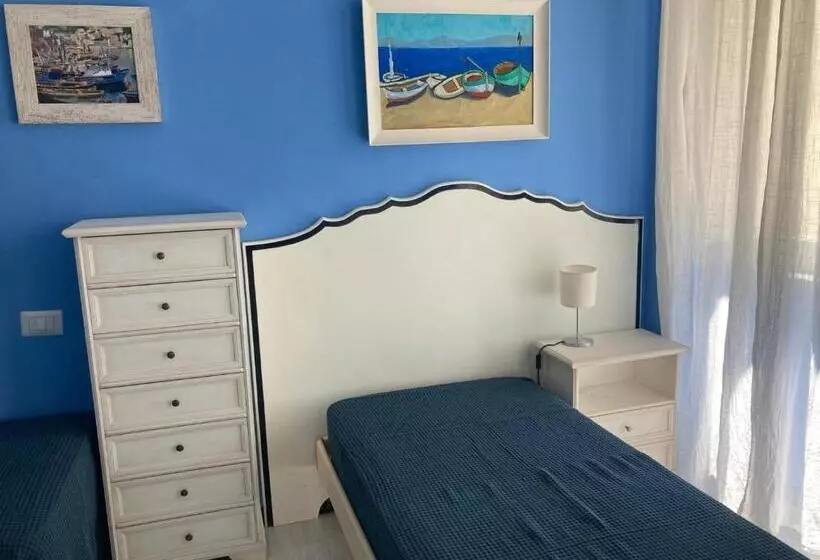 ペンション Al Mari Suites