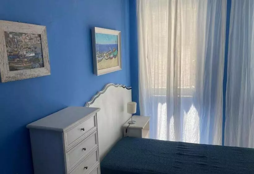 ペンション Al Mari Suites