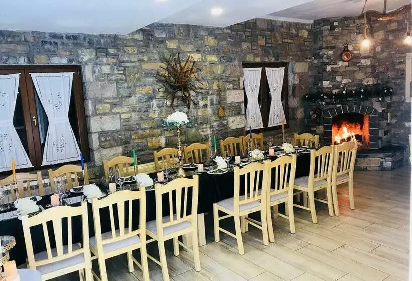 ペンション Bujtina Dini