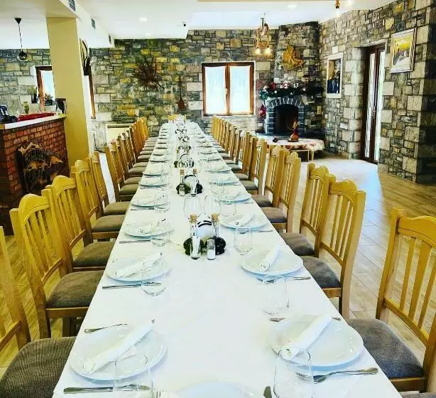 ペンション Bujtina Dini