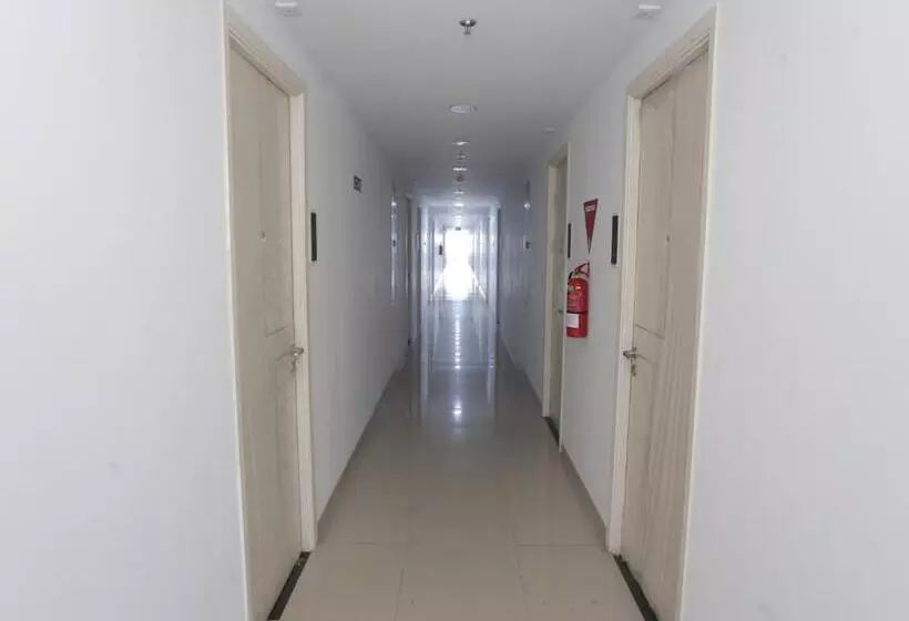 ホテル Aurora Rooms @ Apartemen Patraland Urbano