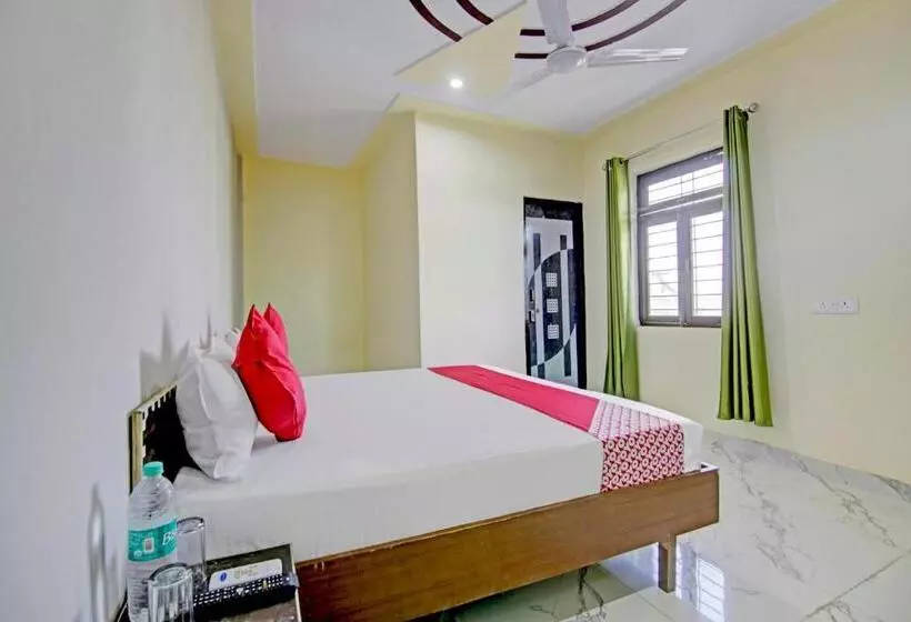 Hotelli Oyo Flagship 81378 Dadri Stays