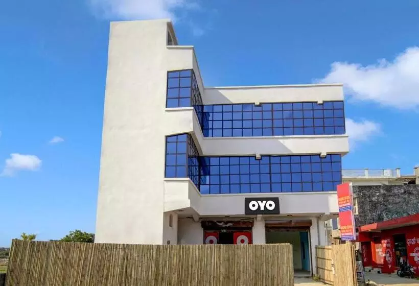 Hotelli Oyo Flagship 81378 Dadri Stays