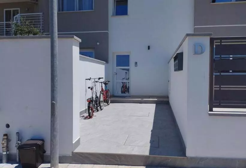 پانسیون Rosina Apartment Surfing Bed&vacation