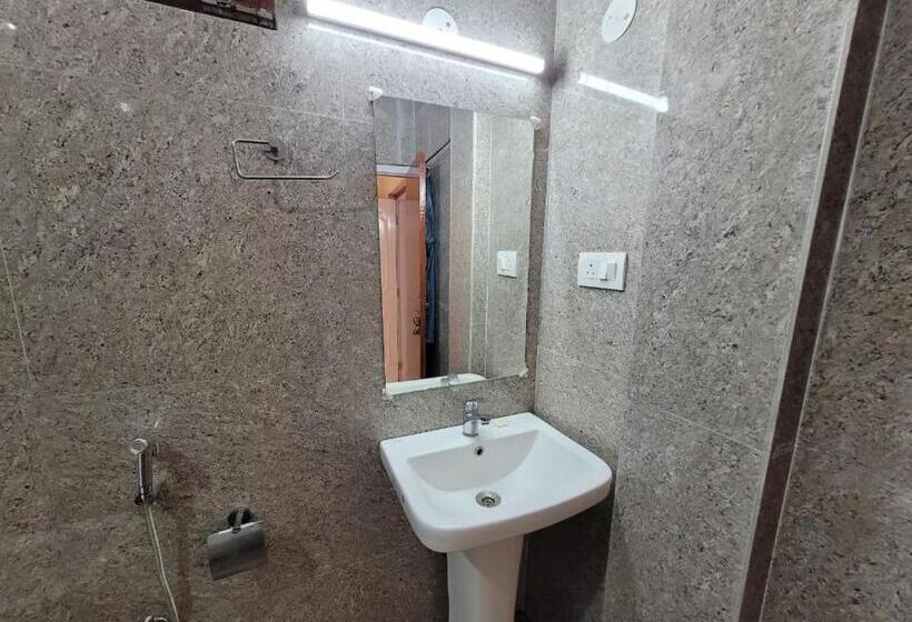 پانسیون The Tree Lounge