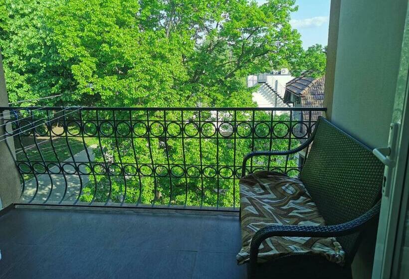 هاستل Vila Codru