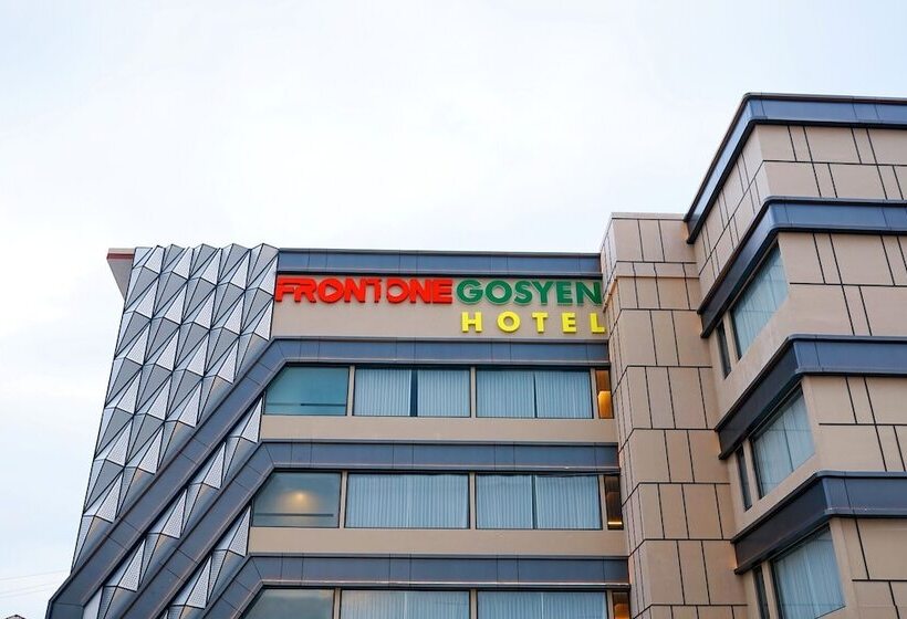 Front One Gosyen Hotel Salatiga