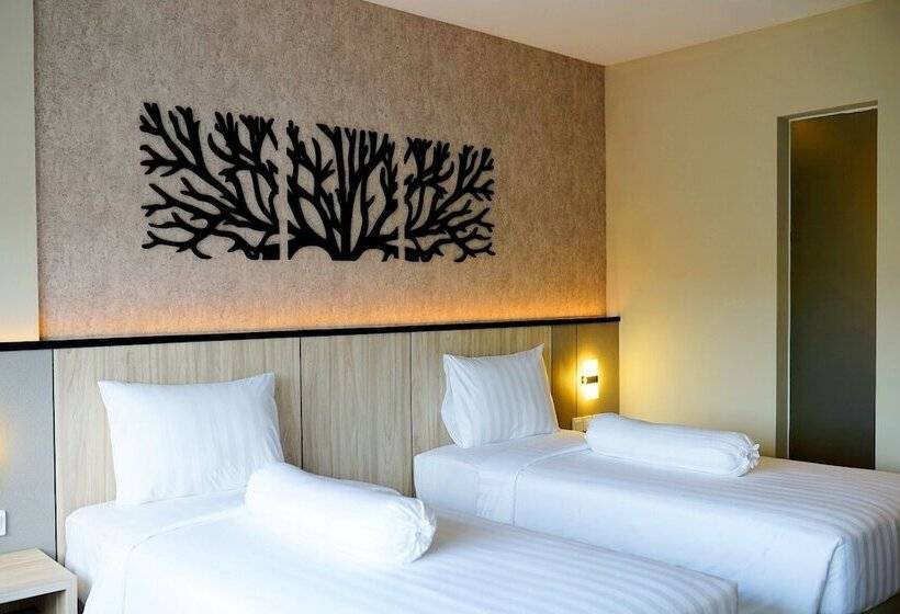 Front One Gosyen Hotel Salatiga