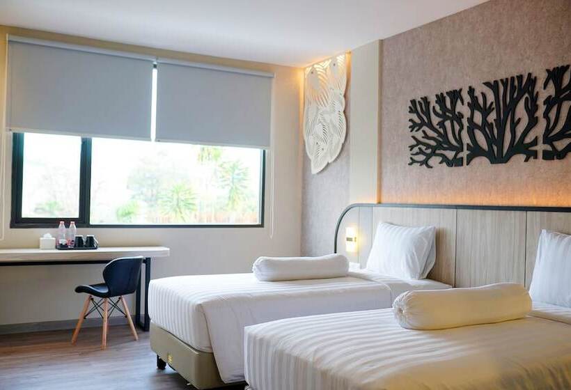 Front One Gosyen Hotel Salatiga