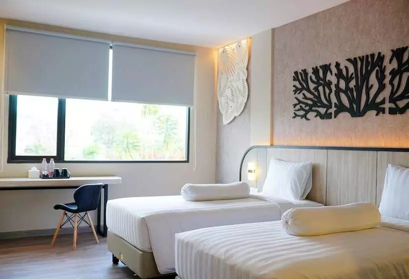 Front One Gosyen Hotel Salatiga