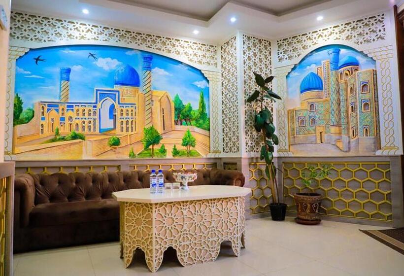 Отель The Royal