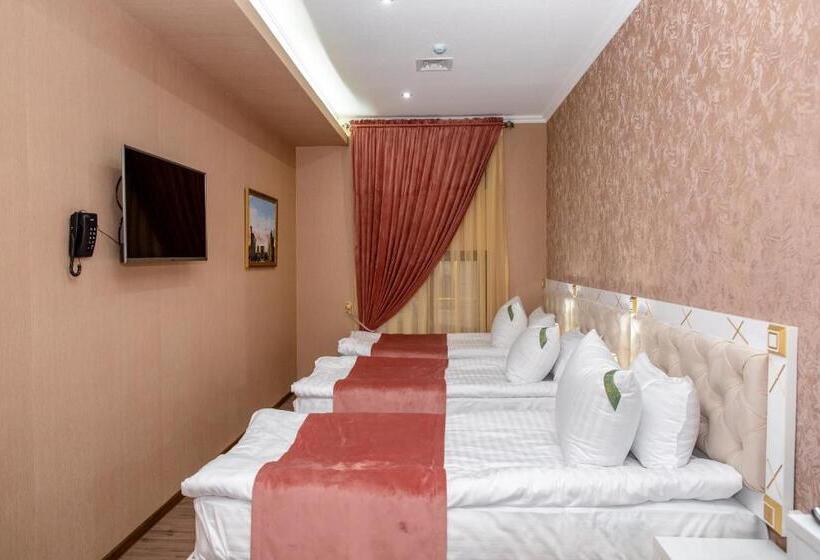 Отель The Royal