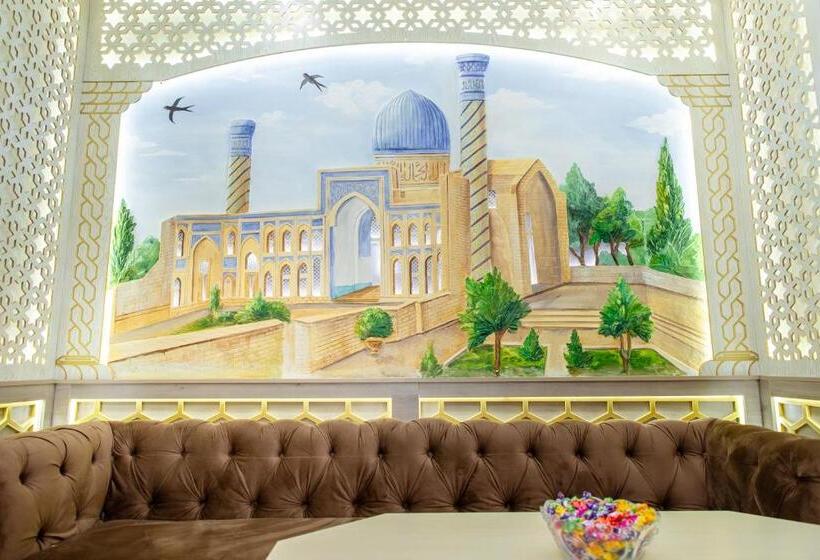 Отель The Royal