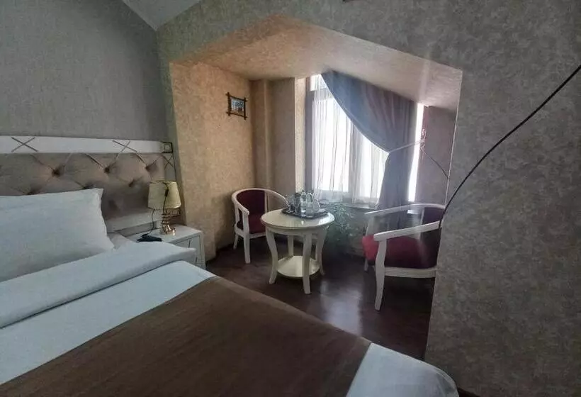 Hotel The Royal