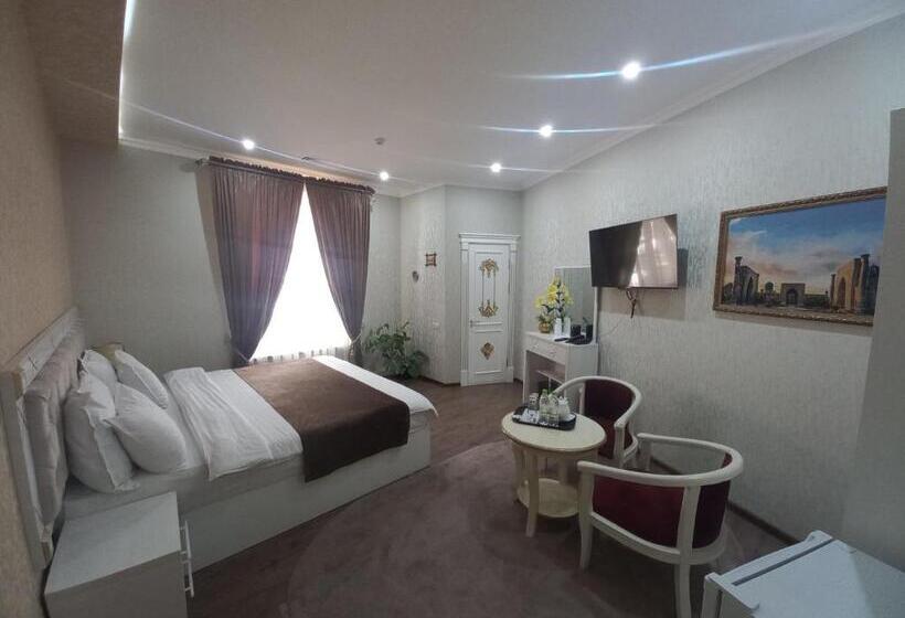 Отель The Royal