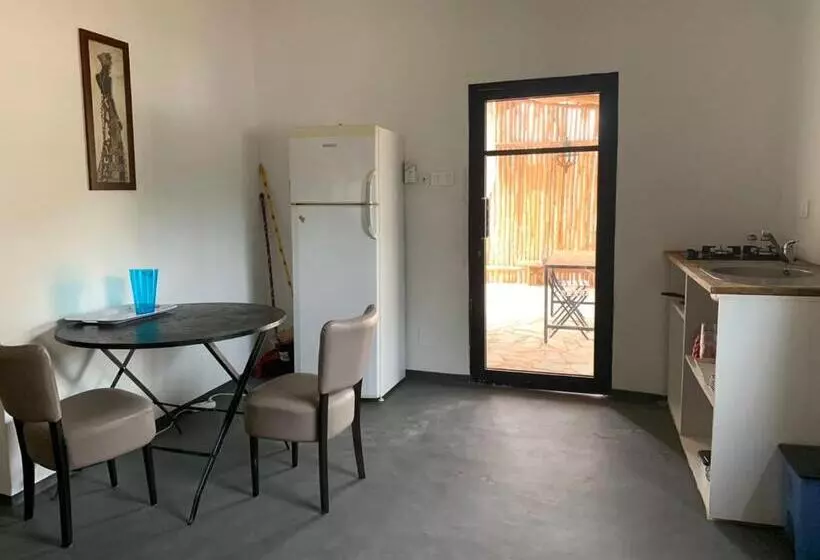 پانسیون Maison D’hôtes Romelo