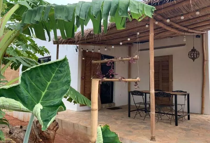 پانسیون Maison D’hôtes Romelo